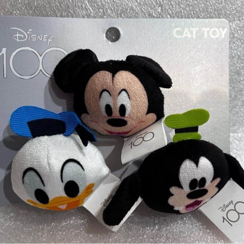 Disney’s 100 3 Catnip Toys Mickey Mouse, Donald Duck & Goofy Jingle Ball NEW